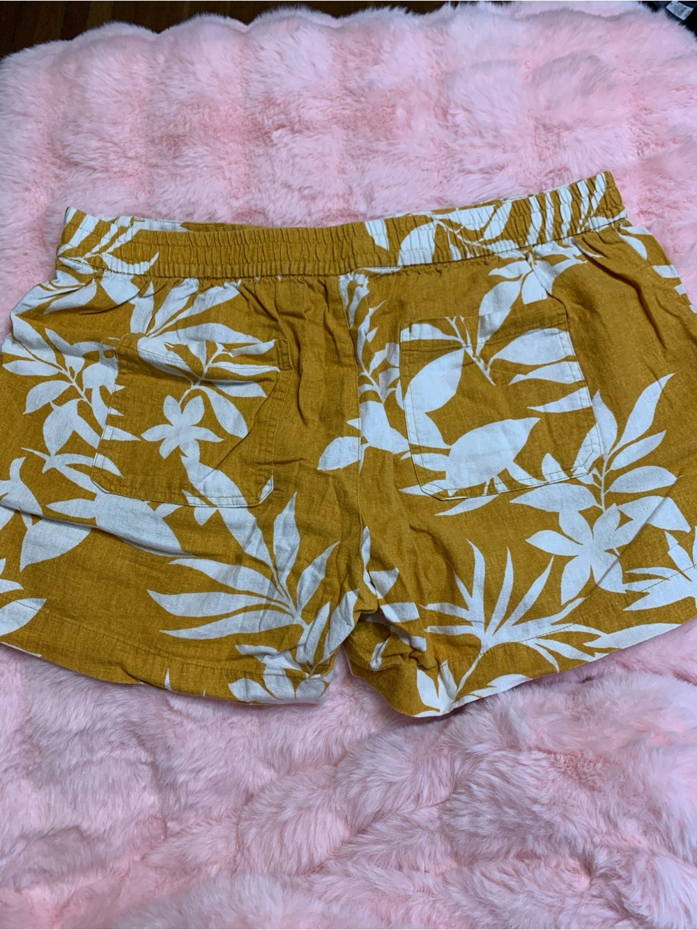 Old Navy Mustard Yellow Floral Linen-Blend High Waist Shorts - Picture 2 of 4